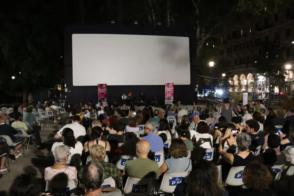 Il pubblico di FLAG Festival 2026 a Piazza Vittorio
