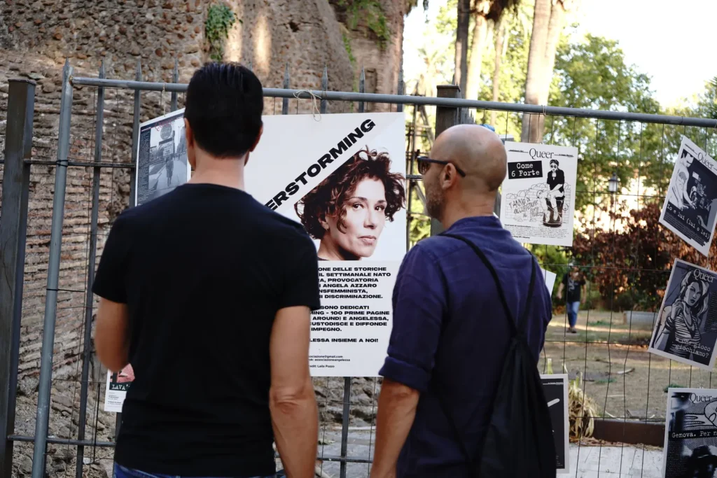 Visitatori davanti alla mostra Queerstorming a FLAG Festival 2026